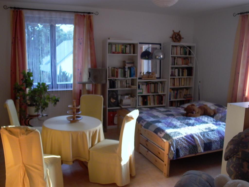 Gaestezimmer Ferienwohnung Villa Alexa, Mit Wallbox Woltersdorf  Rom bilde