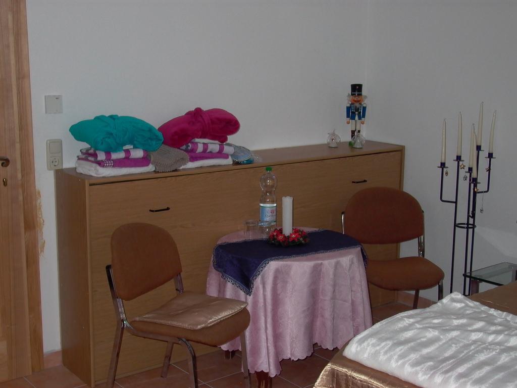 Gaestezimmer Ferienwohnung Villa Alexa, Mit Wallbox Woltersdorf  Rom bilde