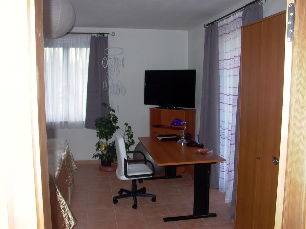 Gaestezimmer Ferienwohnung Villa Alexa, Mit Wallbox Woltersdorf  Rom bilde